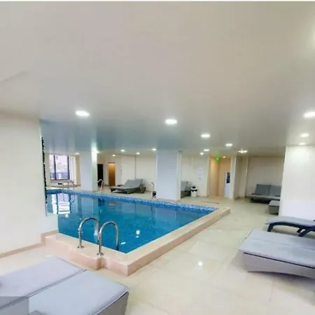 Gorgeous Pool & דירה *