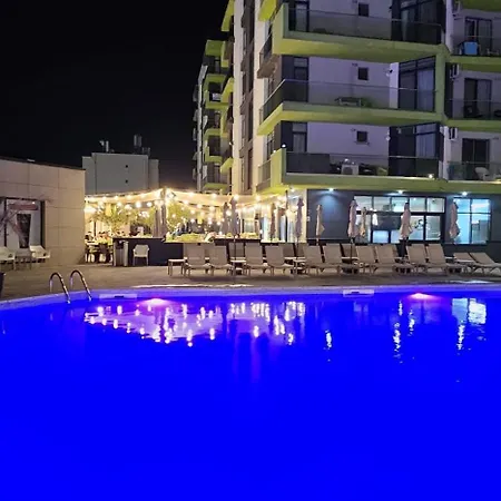 Gorgeous Pool & דירה *
